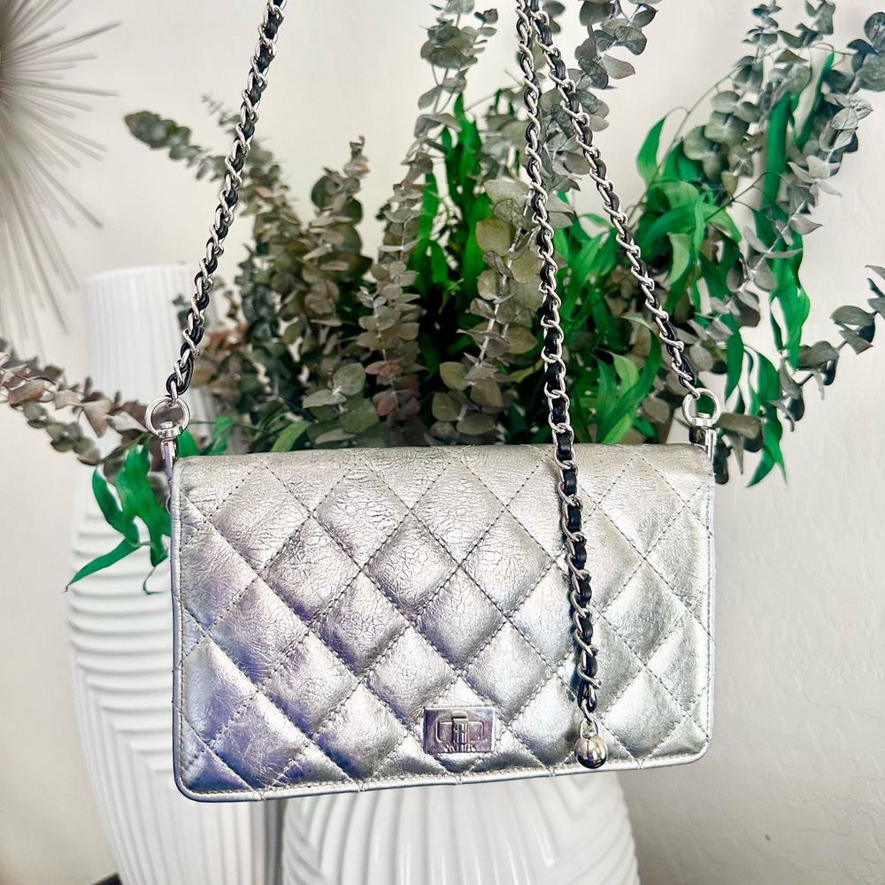 CHANEL Silver Bifold Wallet - Picture 2 of 12